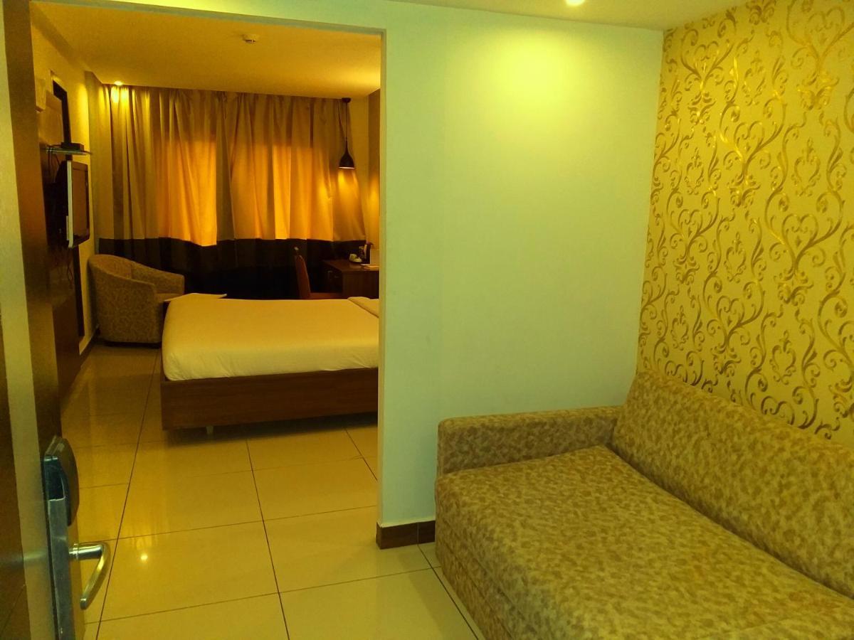 Klase Hotels Chennai Esterno foto